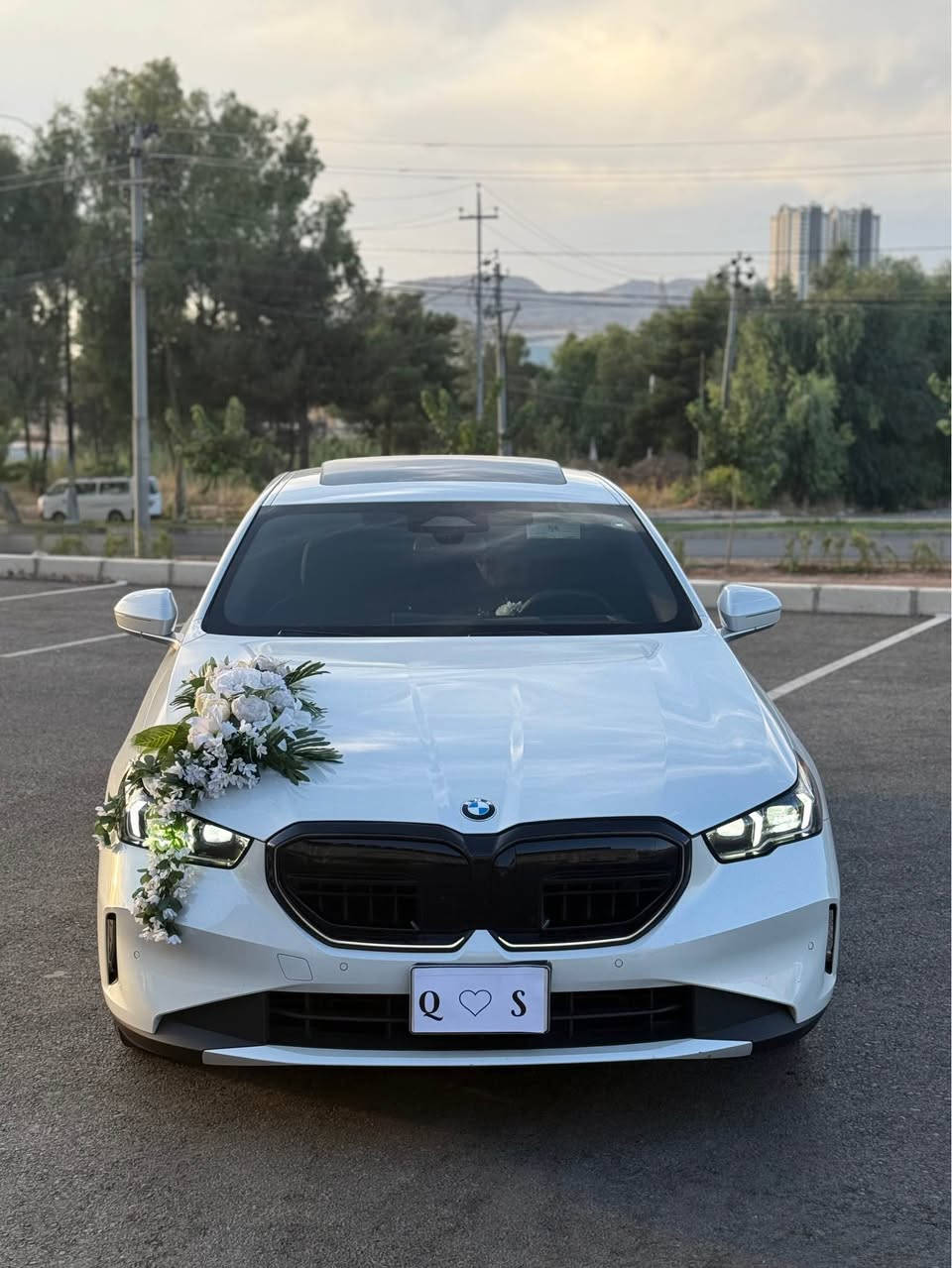 BMW 530i 2026 Experience Full Clean title Titanium Edition Face Lift 💵(495$)🔒

بي ام دبليو  BMW 530i Xdriveإكسبرنس تايتانيوم اديشن كلين تايتل مرقم جاهز💯 و كتاب تضليل باقي سنه🛑
سعر/ 495$ ورقه مجال جدا بسيط ماكو بهيج سعر جاهز و مرقم.

موديل /2026 الشكل الجديد كليا

العداد / ماشية 34 الف فقط

اللون /ابيض ميتاليك ، تيتانيوم اديشن، ديزاينو ، 

 السيارةفول الفول، مواصفات كاملة للاخير, اربع ابواب بصمة و صندوق كهربائي و فتح واغلاق ذاتي للسيارة و الصندوق عند الاقتراب ، فتحة سقف ، لايتات و دايناميك، شاشة و ٥ كاميراو حساسات امامية خلفية ٣٦٠ درجة ، رادار امامي وخلفي و جانبي و مانع اصطدام توقف ذاتي ، رادار کبیر اداپتیف نظام القيادة الذاتية ACC، نظام منع الخروج عن المسار LKA

نظام النقطة العمياء BSA , عداد سرعة الكتروني ، شاحن موبايل لاسلكي ، بريك بصمة و اوتو هولد ، سماعات هارمان كاردون ، كشنات امامية كهرباء و ميموري جهتين ، سكان كهربائي وهزاز عند الخطوط، تحكم صوت السيارة بالاشارة ، 

دواخل ليد تتغير عدة الوان حسب الرغبة ٧ مود 

السيارة جديدة بمعنى الكلمة زيرو ، بدون اي نقص ، سيرڤس كامل بدون اي خلل 

وارد امريكي كلين تايتل بشرط الفحص والباقي مكفولة من الصبغ والبارد و الرصعات و كلشي جدا جديدة السيارة

موبايل / *********** whats app أربيل, العراق
