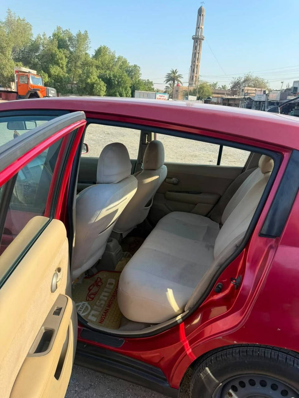السلام عليكم للبيع نيسان تيدا موديل ٢٠١٠ سيارة كلش مامتعوبة ماشيه فقط ٧٠ الف كيلو فقط بيها صبغ صندوك وباب  جهه عكس السايق  واكو طخ بلجاملغ زرف ابو تكتك طاخها . تبريد بحالة ممتازة كير مكينه مكفولات برغي ممفتوح بيهن . السعر ٦٥ ورقه وبيها مجال  للشراي  للتواصل راسلني خاص او اتصل على الرقم
***********
