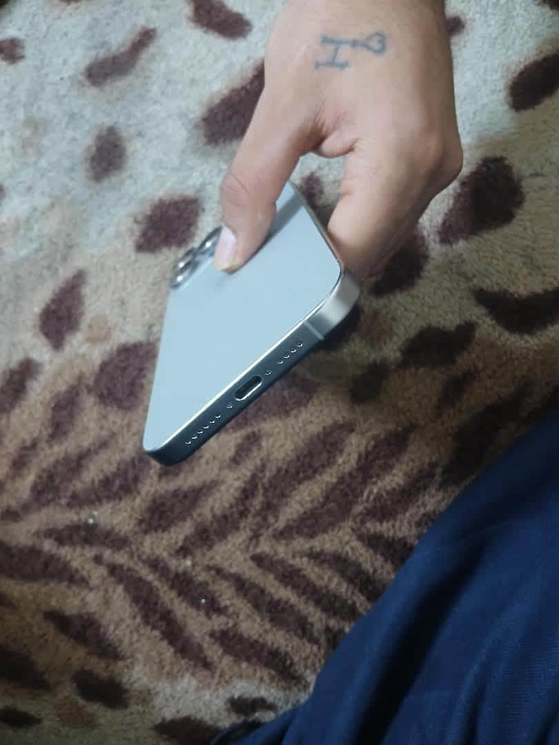 السلام عليكم شباب تليفون 15برو ماكس للبيع تليفون يخبل نضافه فول الشاصي نضيف تليفون كله نضيف مبدل شاشه اصليه  ومبدله بطاريه اصليه تجي تفحص كدامك وفيس إيدي واكف وسعر 700 وبي مجال بسيط العنوان بغداد الدوره 

*********** اتصل وسهله
