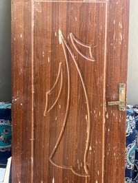 باب خشب قوي وثقيل حيل  و دوشك ابو الضغط صارلي 3 اشهر من اخذته  0773605...