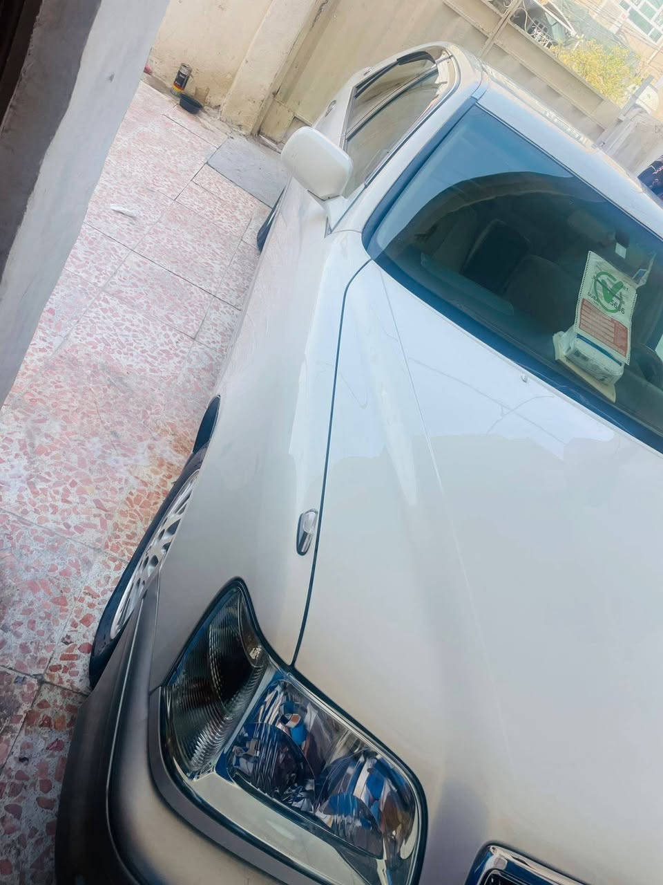 لليدور طك كارتون وسلفون وناشف
ملكه... كصة قماره فقط .. ادوات. ادوات.. 
تحويرت نجف بس الدشبول امارات
السياره زيروووو وكلشي بيها راجع بوضع الشركه
السياره جاهزه مجهزه على اخر حبايه من جميع النواحي
تبريد انجماد وشرط الفان يدك باالبرده يعني متعوب عليها
2دكم .. برده خلفيه.. محرك  ديفور الصغير وزيرو
ويل ليزري مع تخم تاير جديد 
واليعرف قيمة هيج سياره عليه بسبع عافيات
فدوه اروحلك هاي سياره بعدهي كارتون ولا تخابريني وتكلي لكيت وحصلت 
السوك متروس وكلشي بيه
السعر 45
 المكان بابل
***********
