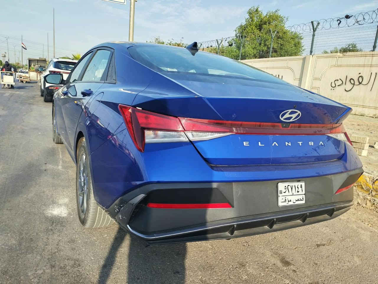 هونداي النترا وارد امريكي موديل 2024 ماشيه 6 الف محرك 2000 دوش موصفات فول 1/1 
مكان السيارة بغداد بدون رقم سونرها موجود سعرها 125 رقم ***********
