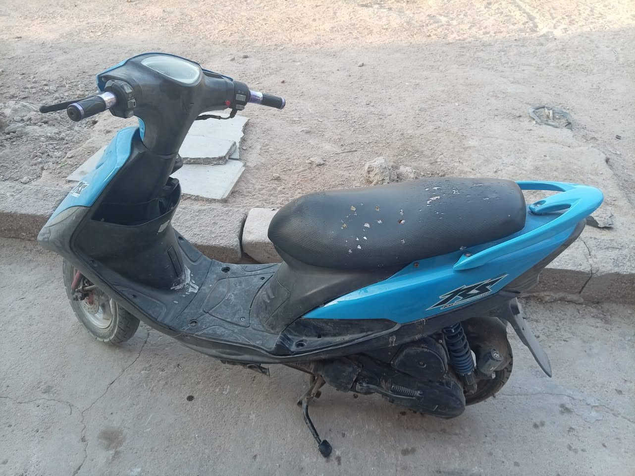 دراجه ماكس مبدل بس ولفات كلشي شغال بيه سلف هندر سعر 450 العنوان البصره البهادريه 
 *********** البصرة, العراق
