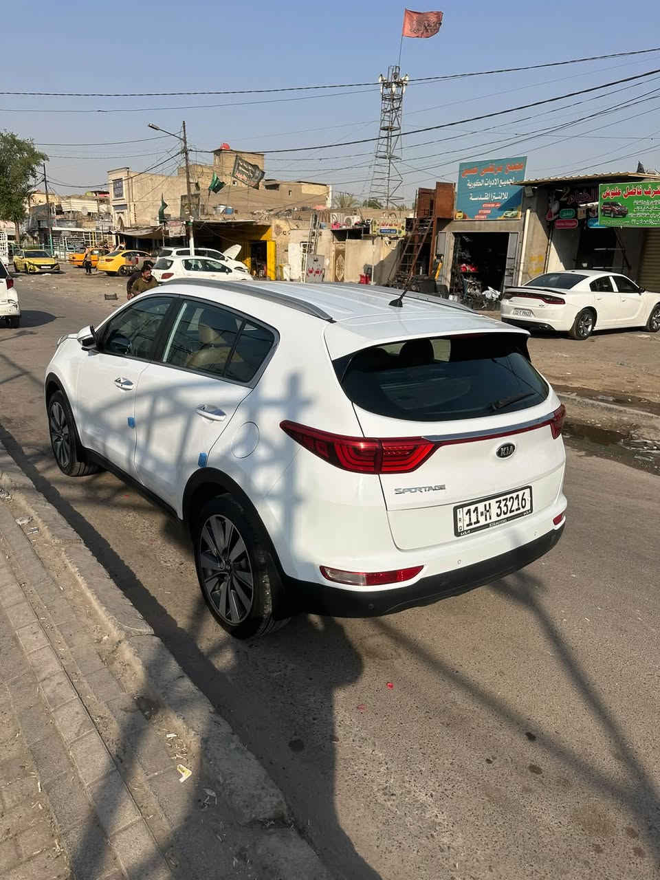 السلام عليكم سبورتج مديل ١٩ خليجي السياره مكفوله بيه بس بارد بخافت البيبان الخلفيه كد إصبعين والباقي مكفول السياره جديده ماشيه فوك بصمه بيه موصفات هواي 
٠مكاني بغداد الدوره حي دجله سعره 180 بيه مجال قليل
***********
