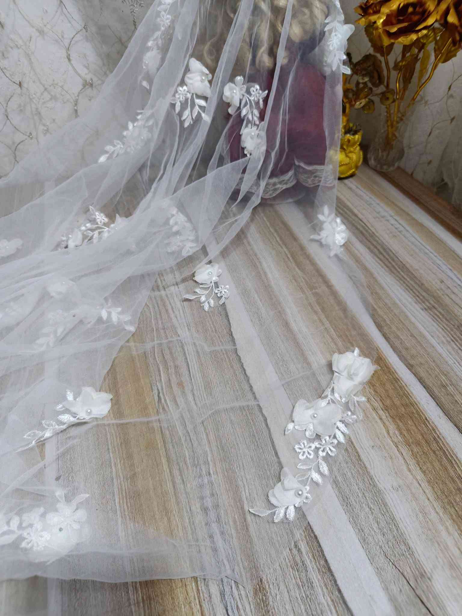 طرحة عرايس • متر وشوية • تول ودانتيل