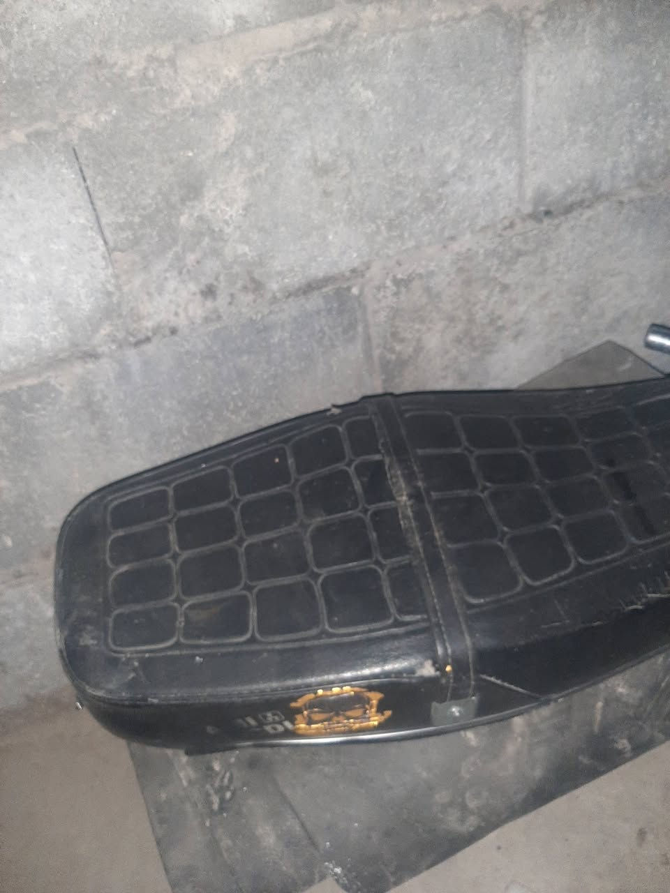 قطع غيار • مباعة سوا • وزن ٥ كغ