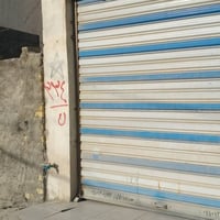 قطعة140م   تحتوي على محل مؤجر وغرف عدد3 على شارع عام قرب شارع 6 لستفسا...