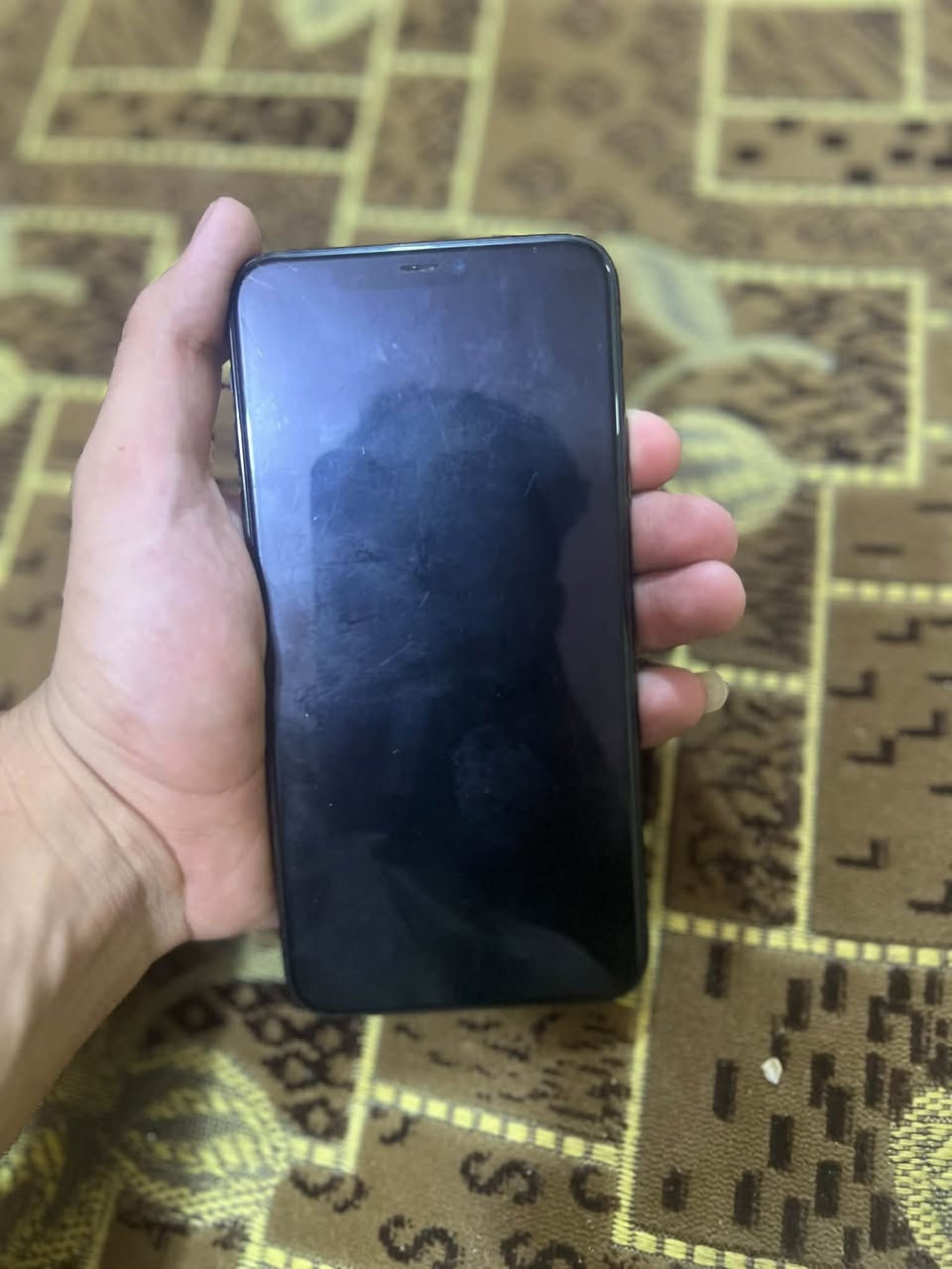 من رخصت الادمن ايفون11 برو ماكس بلادي كلشي مابدل بيه بس ضهر مشطر والكامره مضروبه العاديه اما بورتريه شغله كلشي مابيه 🔋73 تليفون كدام سعر200 وبي مجال راسلني وتدلل اتصال او واتساب***********
