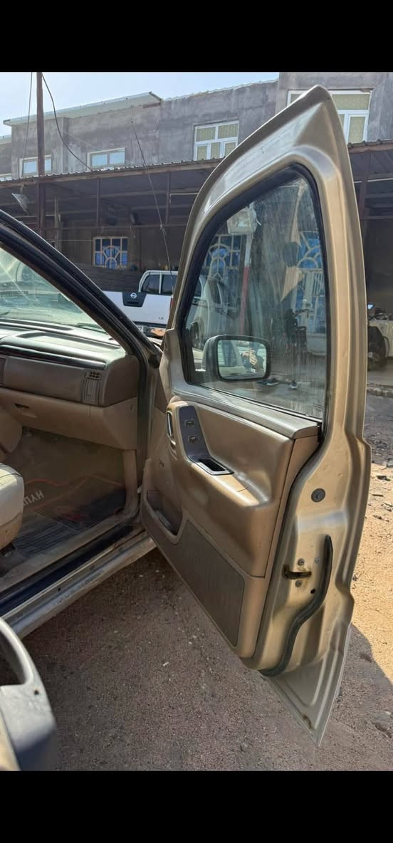 جيب كراند شيروكي موديل 2000 ..
باسمي سنويه ل2031 وهزه قبل كم يوم .. 

رقم انكليزي الجديد .. 

سيارة 🚗 جاهزه كير محرك حداديه كهربائيات طخم تايرات جدد مابيها نقص . محرك فيفيتي 3000 .. التبريد شغال ومن يومين صار بيه ليك .. 
لايت زنون عالي ناصي .. 
شاشة عريضه وسستم صوت شادهن بورقتين .  

السعر 47 قفل ..
تفاصيل اكثر 
***********
