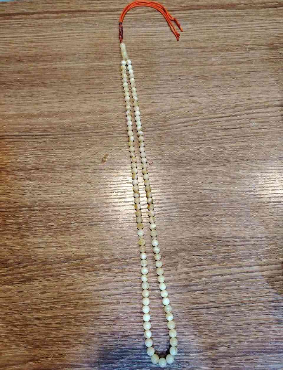 السلام عليكم كهرب طبيعي حر
قشطه بعسل ملطخ بجبس 
وزن 23غرام
سعر الغرام 5 $ 
115$ و بي مجال مكاني بغداد 
تواصل مراسله خاص او اتصال 
***********
