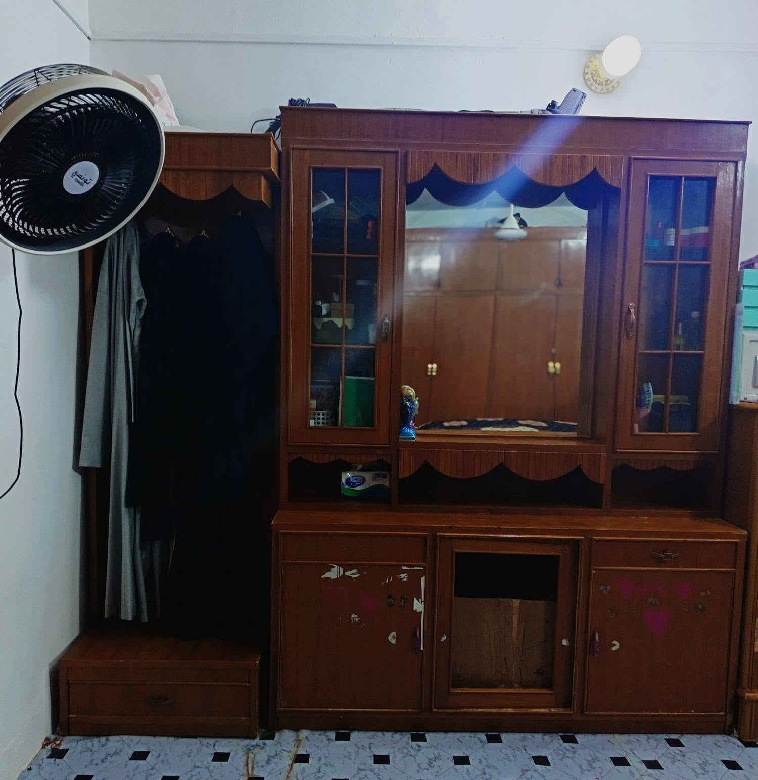 سلام عليكم غرفه اخشاب حطاطه للبيع ب٧٠٠ وبيهه مجال
المراسله واتساب فقط ***********
