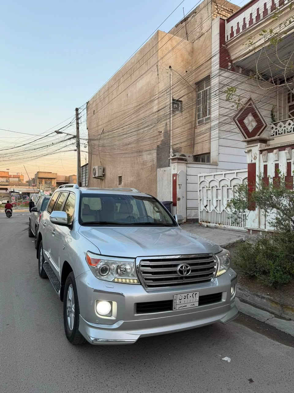 للبيع فقط

لاند كروز 2014  محرك V8 5.7
رقم بغداد 
ماشية 100 كيلو حقيقي

السيارة بريم مواصفات فول للاخير

مكفولة كفالة عامة عدا دعاميات صبغ فقط
كاميرا
كشنات جلد خزن ميموري
بصمة 
فتحة
اربع كاميرا جانبية خلفية امامية
وهواي مواصفات بعد

السعر 350 بيهة مجال للشراي

مكاني بغداد الطالبية ***********
