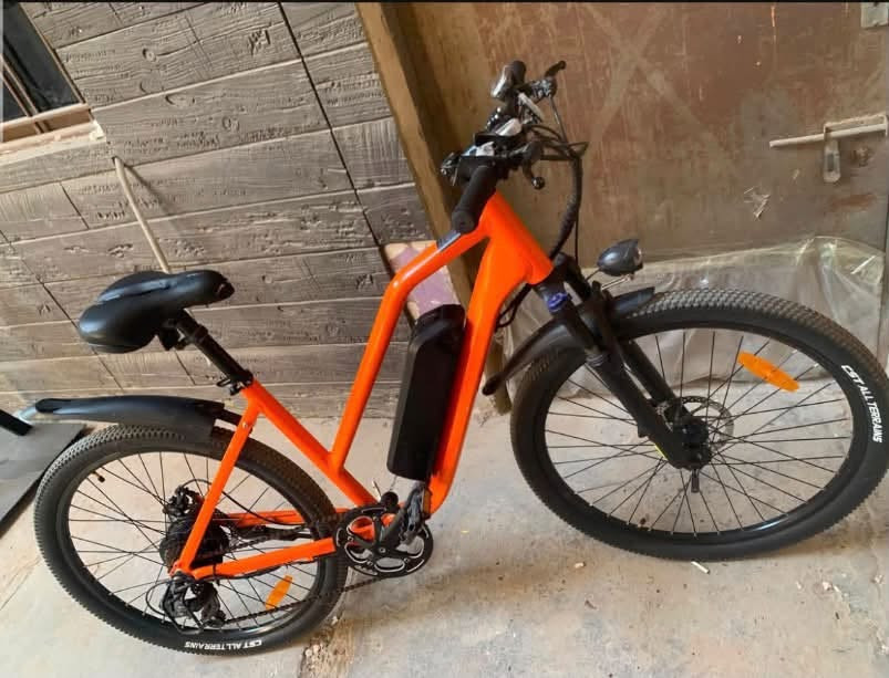 السلام عليكم
Electric bike
بايسكل شحن شي جداً راقي وعملي قوي حجم 26 أخو الجديد سرعة 40km/h بطارية تمشي 35 كيلو ملف 360 واط بطارية ليثيوم جديدة هي والشاحنة شاشة الكترونية مثبت سرعة وهواي مواصفات بعد كامل من أي نواقص سعره 400 الف وبي مجال علماً سعر الجديد 700 الف ماخذه قبل شهر 
للتواصل *********** متواجد واتس
مكاني بغداد حي الجهاد 📍
