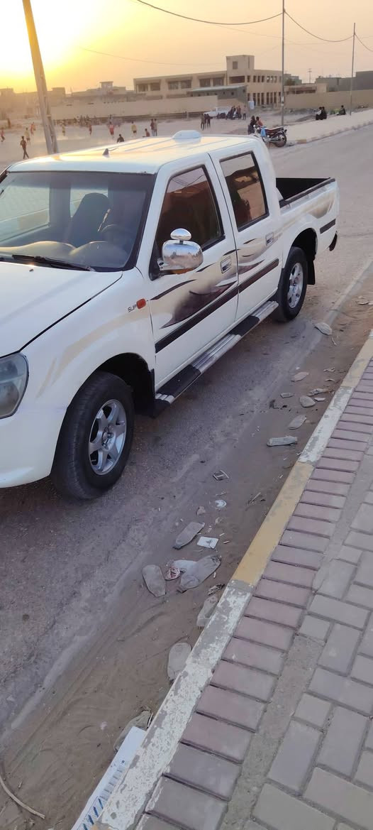 سلام عليكم فوتون للبيع موديل ٢٠١٣ رقم قادسيه بدون تحويل  مكينه وكير وحداديه جدد تخم تاير جدد مكانه ديوانيه رقم *********** سعر ٢٥وبيه مجال
