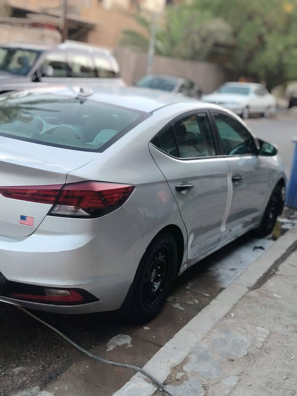 سلام عليكم
النترا 2019 
وارد أمريكي  رقم دياله إنكليزي 
ضربته جاملاغ اليمن مبدل والحافه مال بنيد راجعه بارد و
 بلعراق بارد بجاملاغ الخلفي  والباب الوره الصدر مرشوش أثر شخوط فقط 
كير مكينه تبريد كفاله ماشيه ١٠٧ 
السياره نص فول 
تخم تاير جديد صدر نضافته 80/100 
رايده ب ١١٧ وبيه مجال 
مكاني بغداد البلديات 
***********
