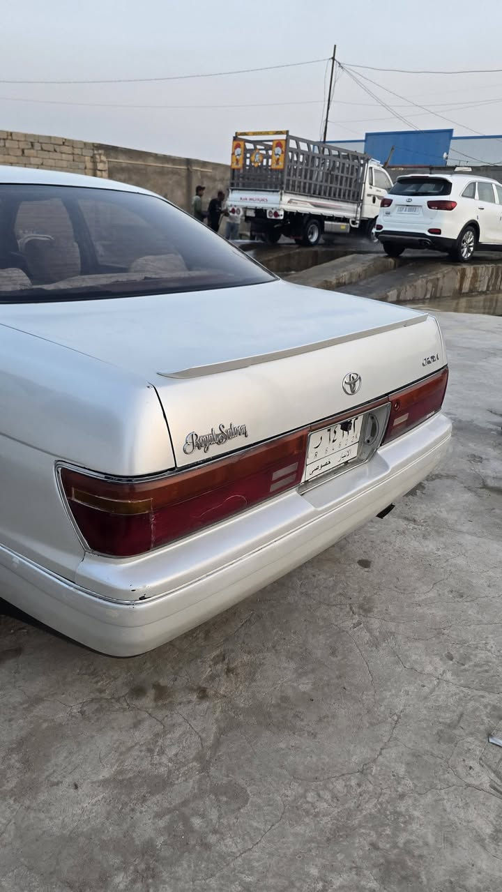 سلام عليكم 
كراون بطه منفصل 1993راعيه الشرعي يمي وعندي وكاله عامه مكفوله اصوليات وعيب شرعي سنويه لنهايه 27 
مكينه 2ونص ديلكو وكير مكفولات 
حداديه نضيفه 
دواخل جدد كهربائي مري وكشنات وستيرن 
السعر 54 وبي مجال 
ذي قار الشطره 
***********

