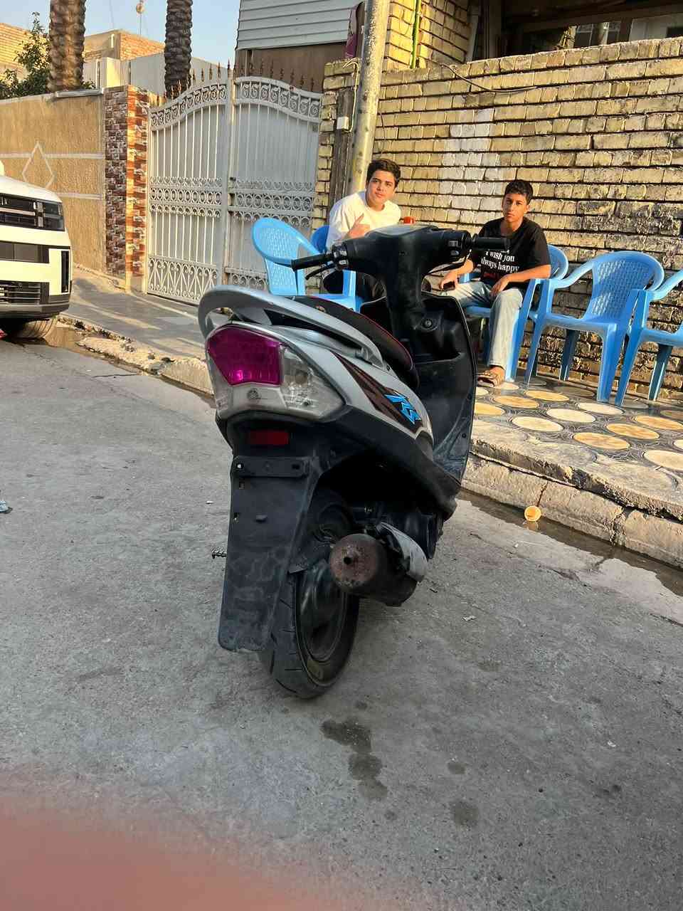 سلام عليكم دراجه ماكس عدله 120 نضيفه كله شغاله ما ناقصه اي شي كهربايات كله شغاله سلف هندري كفراته بلادي ختم واحد مكاني شعله حي جوادين سعر425 بيه مجال ***********واتساب فقططط

