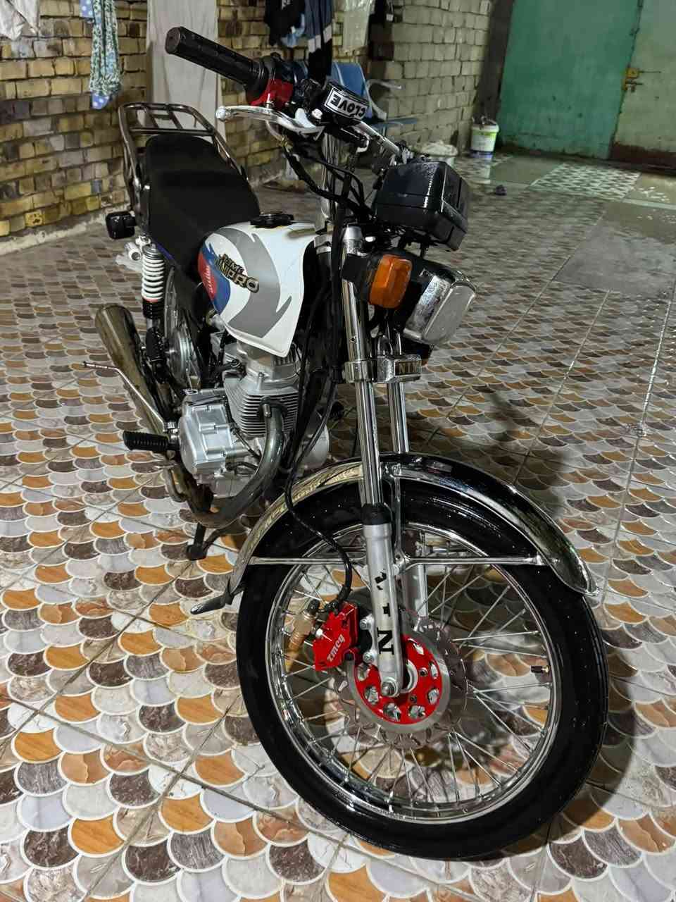 سلام عليكم
دراجه نامه 2023 شهر12يعني 2024 كامله 

كفاله عامه 

مكينه برغي ما مفتوح بيها ابد 

الدراجه اوراقها محتركات رقم شاصيها موجود وبليتتهاً موجوده 

اكفلها حرام وحلال 

السعر 560ومجالها قليل كلش  
***********

المكان الناصريه ناحيه الفضليه
