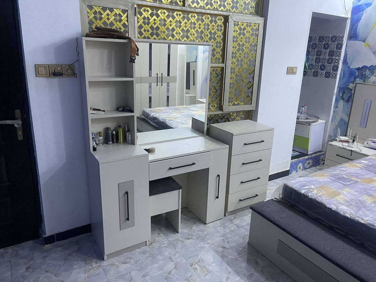 غرفه تركيه  جديده مستعمله ايام

📞 واتساب فقط: ***********
بغداد الشعب 
#للجميع
