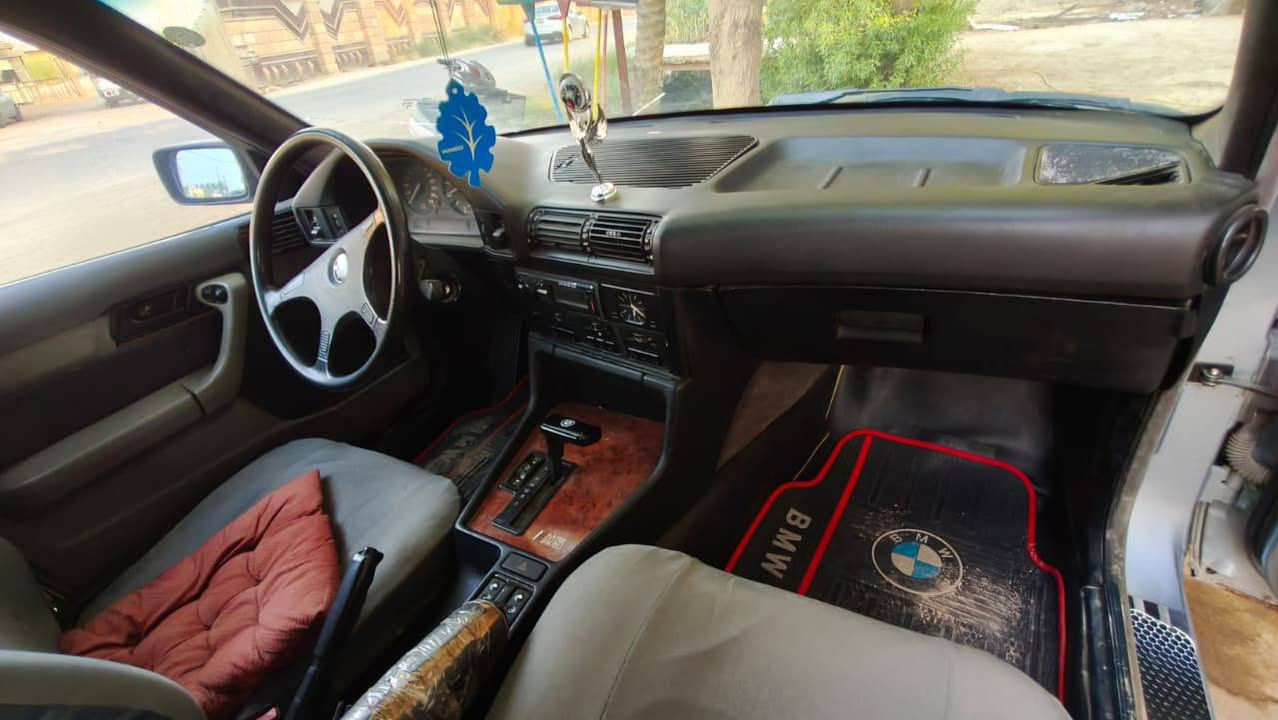بي ام موديل 1991
525 مسكر كبس

 كير اوتو 6 سلندر 

 الكهربائيات كلها شغاله جامات 4 كهرباء فتحه سقف  كهرباء زنون مونيكا بيها 

تبريد شغال ثلج  اي نقص ماكو

تخم تاير جديد

تجي تفحص وتأخذ 

السنويه باسمي جديده 2031 هزه جديده 2027

  رقم سيلمانيه تحويل مباشر اسويلك وكاله عامه

 مكان السياره كربلاء السعر 65 وبيها مجال  متواجد بس ع الرقم اتصل ***********

***********
