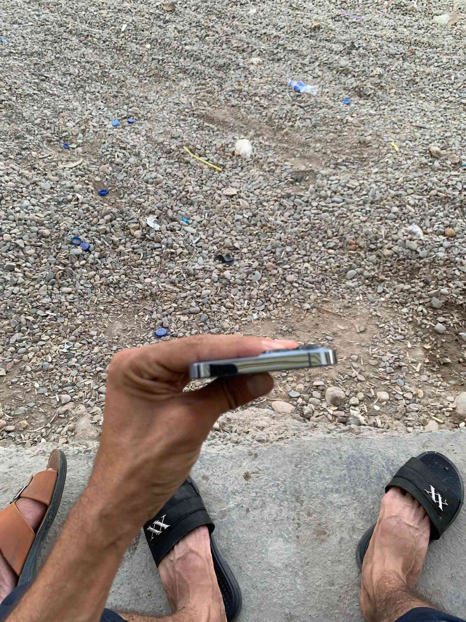 ايفون ١٣ ابرو ماكس وتر الجهاز مال بيت ما مفتوح نضافه ٩٩ كارتون وعراض الأصلي ويا شرق اوسط 256 بطاريه ٧٦ مكان ديالى منصوريه الجبل سعر ٨٠٠ وبي مجال قليل ***********

نص مكتوب في الصور:
- 19 5:18 حول الاسم طهاوي إصدار iOS 26.6.2 اسم الطراز iPhone 13 Pro Max رقم الطراز MLJD3AH/A الرقم التسلسلي GX2Y392YK2 انتهت صلاحية التغطية سجل تاريخ القطع والخدمة الأغاني 0 الفيديوهات 2,509 الصور 4,484 التطبيقات 35 السعة 256 غ.ب. متوفرة 13.5 غ.ب.