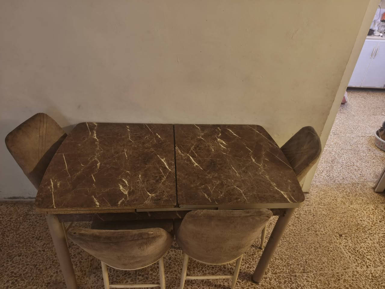 غراض منزليه للبيع مكان حي انتصار اتصل عل رقم وتدلل ***********
