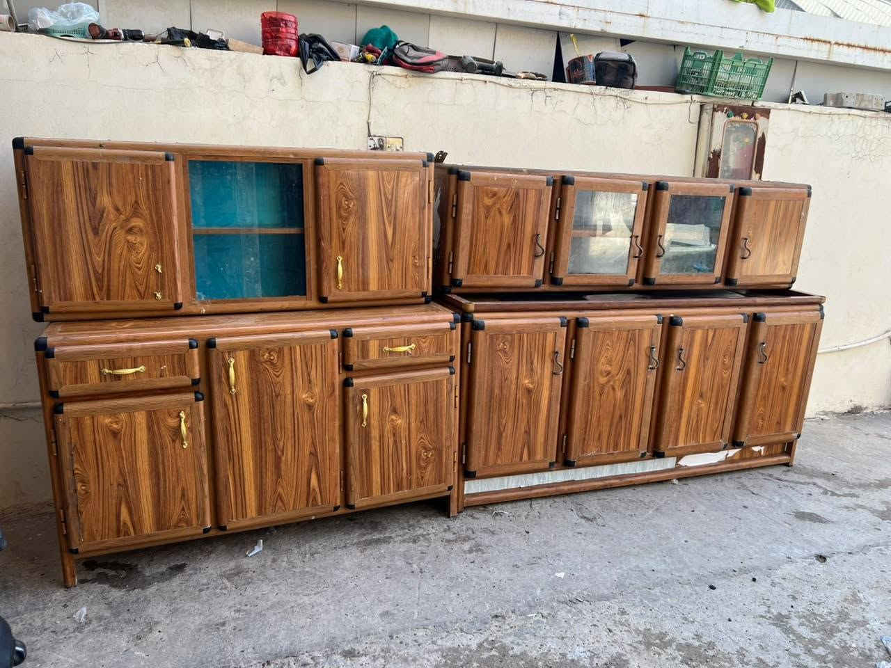 سلام عليكم كاونتر البيع واحد متر ونص صطحي والثاني مترتين سنكي كامل خوات نضافه 90 السعر 
350 وبيهن مجال مكاني نجف شارع الخيمه الشراي بي خير ويدلل الستفسار ***********
