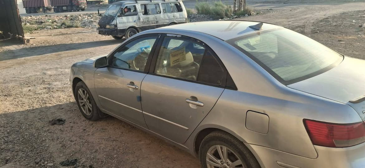 السلام عليكم سوناتا موديل 2009 سياره بيه اربع قطع صبغ مكينه وكير لا تبخير ولا تنقيص 2400تبريده ثلج حداديه طخت ربع جاملغ خلفي بالصوره مبين مكاني الفلوجه سعر ٩٢ وبيه مجال الشراي رقم بغداد***********/***********
