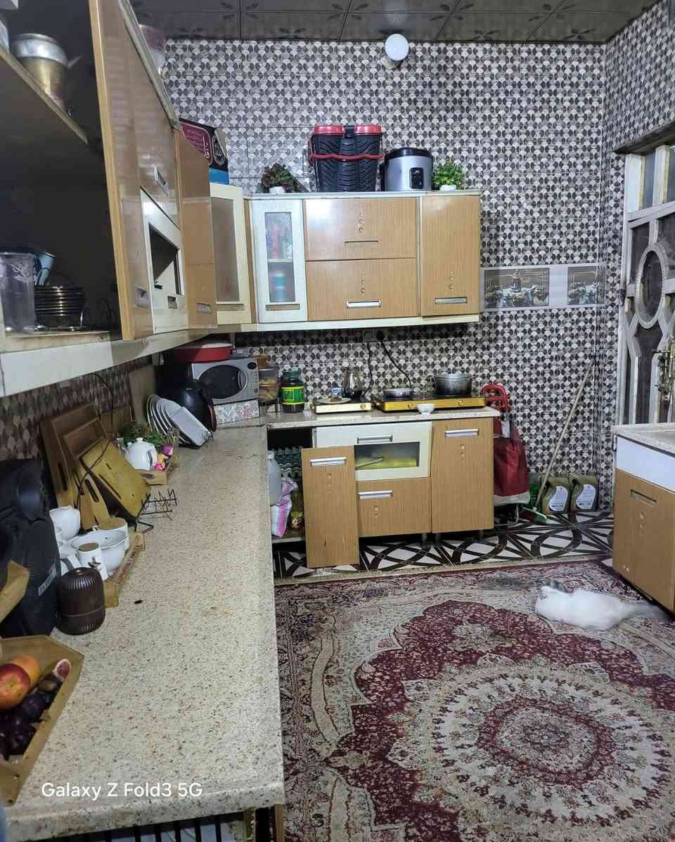 بيع سريع كاونتر مطبخ للبيع اخشاب درجه اولى تركي اصلي مرمر بحاجه لملاحظات بسيطه الابواب المخلوعه كلها موجوده السعر 400 الف للاستفسار الاتصال على الرقم 
*********** عمارة, ميسان

نص مكتوب في الصور:
- 3 متر
- Galaxy Z Fold3 5G
- Galaxy Z Fold3 5G 2 متر
- 2 متر Galaxy Z Fold3 5G