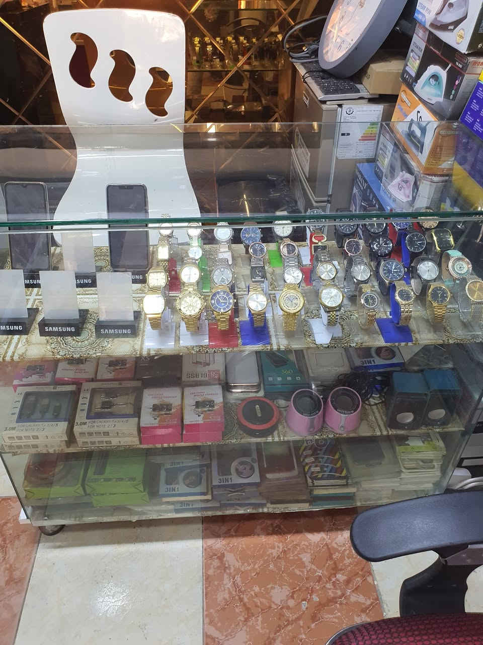 اللمسة الأوربية لبيع الأجهزة كهربائية والمنزلية والحاسبات والكاميرات بغداد البياع شارع  20 سوق التانية قرب الشورجة رقم الهاتف واتس اب ***********
