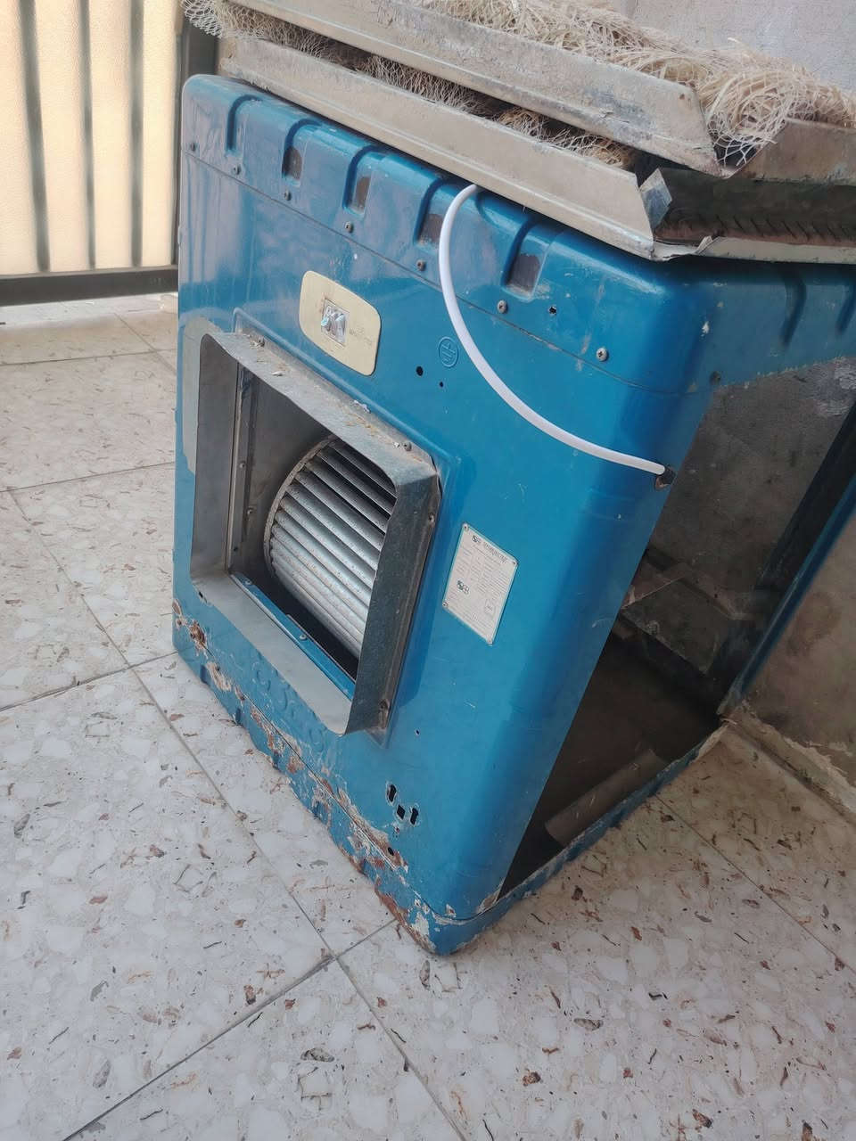 مبرده للبيع حجم 2 ونص نوعيه سوبر مابي عيب شرط يشتغل  سرعتين مكاني كركوك ***********
