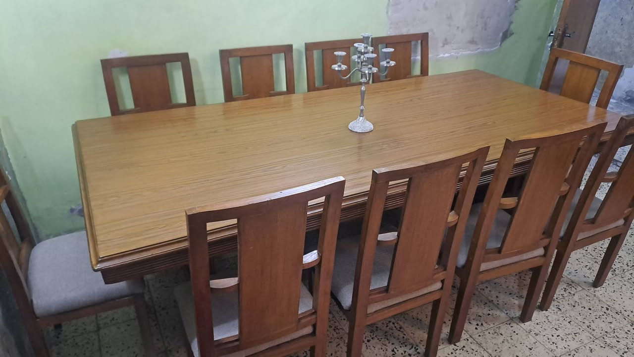 ميز طعام ١٠ كراسي ملكي خشب صاج بورمي شغل عراقي بدون اي ضرر الاتصال ***********
