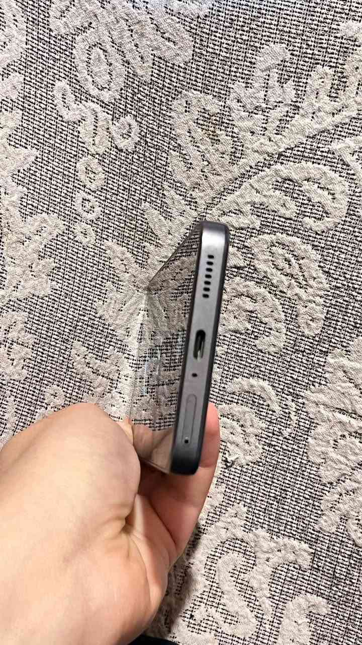 السلام عليكم جهاز ـــ5g الترا TECNO POVI 7
موصفات عاليه جهاز مستخدم بس شهر الله شاهد 
صدوح الشاشه 144 هرتز 
ويشغل ببجي 120 وباعلى دقه 
للستفسار ***********

