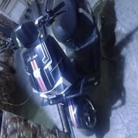دراجه شحن دبلات زينه   خمس بطاريات شحن زين بيه شخوط خفيفه الدرجه خير م...