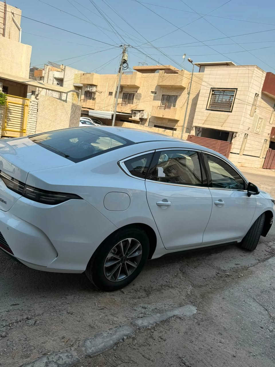 السلام عليكم 
بي واي دي BYD دستروير 2025
فول مواصفات مرقم بغداد باسمي ومكفوله من الصبغ والتبديل والحالوب 
والبارد والشخوط 
عدتها كامله مكمله ومسويلها ادامه جديده من دهن وفلاتر 

بصمة تشغيل وابواب وكارت تشغيل 
داخل جلد لونين
ويل كروم
ماشية 5  الاف  كيلو
السعر  20500 مليون دينار عراقي 
الاتصال ‭***********‬
بغداد / الاعظميه
