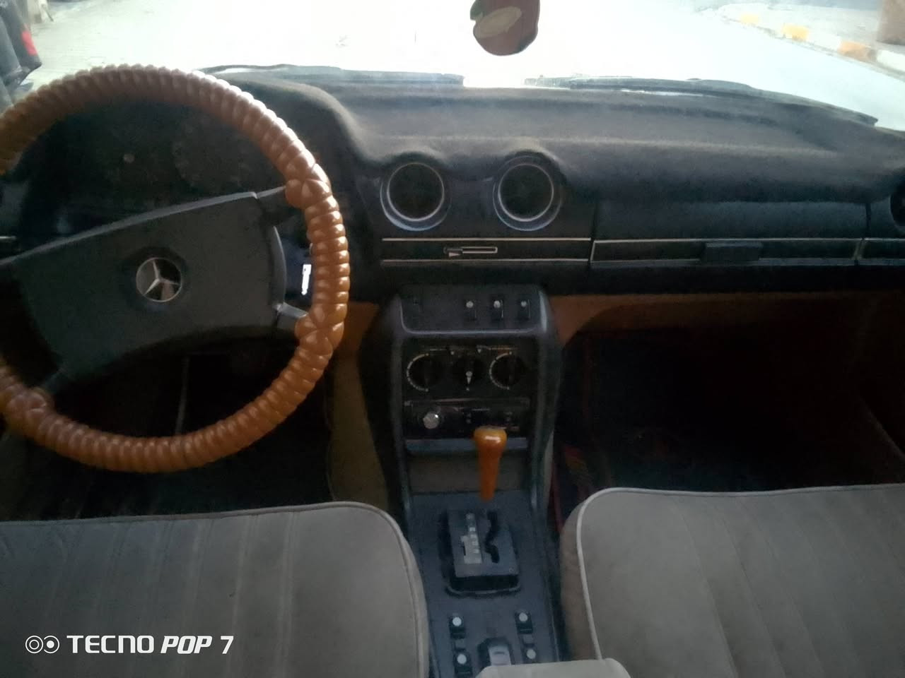 مرور للبيع
مكينه وكير بطه 
سنويه لل 28 
بسمي تحويل مباشر 
***********

نص مكتوب في الصور:
- 1
- OO TECNO POP 7
- TECNO POP 7