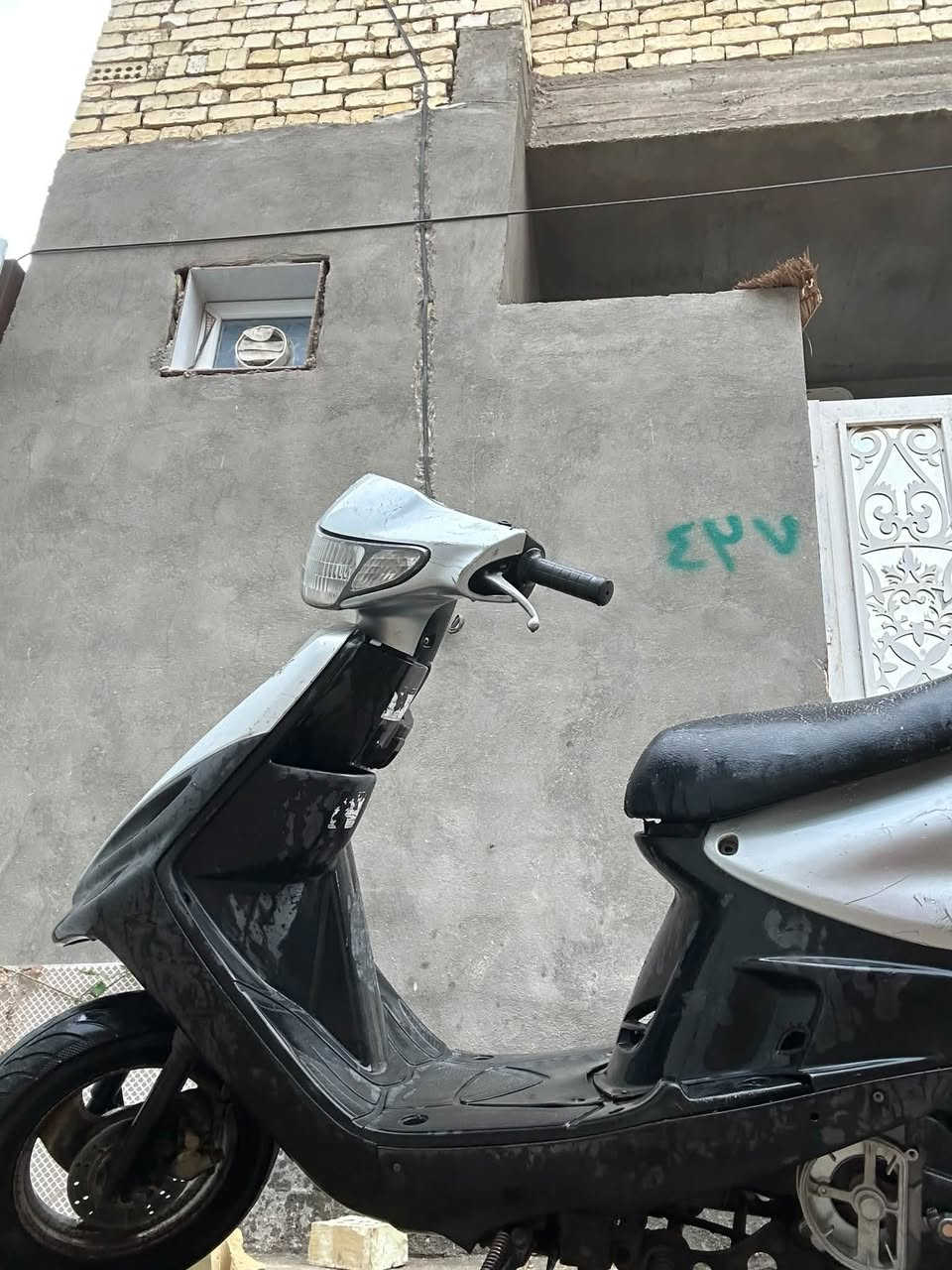 السلام عليكم دراجه ماكس قجمه نضيفه كفرات بلاديه اشاير يمنه يسره شغاله خلفي امامي شغاله لايت شغال كابريتر نضيف محرك نضيف صالنصه بلادي كلاجات بلادي الدراجه اي نقص مابيه فقط سلف قط بلوايرات الدراجه سعر 375وبيه مجال حك الجيه بريكات شغاله بريك بلمنكان الستفسار خاص على 
المكان بغداد التاجي

الرقم ////***********
