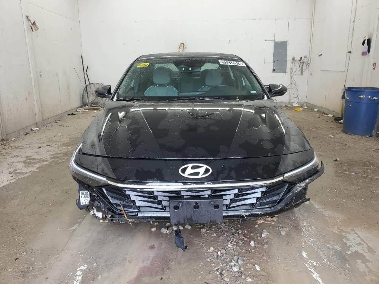 السلام عليكم 🌹

للبيع أو مراوس حسب القناعة
🚘 هيونداي النترا هايبرد 2025

🔹 ممشى السيارة: 18 ميل
🔹 فول مواصفات 1/1
🔹 دخول ذكي
🔹 ترحيب
🔹 جنطة ذكية
🔹 فتحة سقف
🔹 كشنات جلد تدفئة وتبريد
🔹 رادارات أمامية وخلفية وجانبية
🔹 تحكمات ستيرن
🔹 مثبت سرعة
🔹 قيادة ذاتية
🔹 شاشة دجتل
🔹 وبعد بيها هواية تفاصيل ومواصفات

🛞 تخم تاير جديد
🔧 مسويلها إدامة كاملة
✅ ما بيها أي شي مبدل

🎨 السيارة:
بارد فقط، بدون صبغ.

* بنيد 4 أصابع
* جاملغ 4 أصابع
* بدايه جاملغ الغشم من أمريكا بسيط جدًا وبداية
* طخة صغيرة بالدوسة
    📸 الصور مرفقة وتوضح كل التفاصيل

✨ السيارة نضيفة بمعنى الكلمة وجاهزة.

💰 السعر: 155$
وبيها مجال بسيط للطيبين

📍مكاني :بغداد الشعله 

📞 للتواصل:
***********
***********
