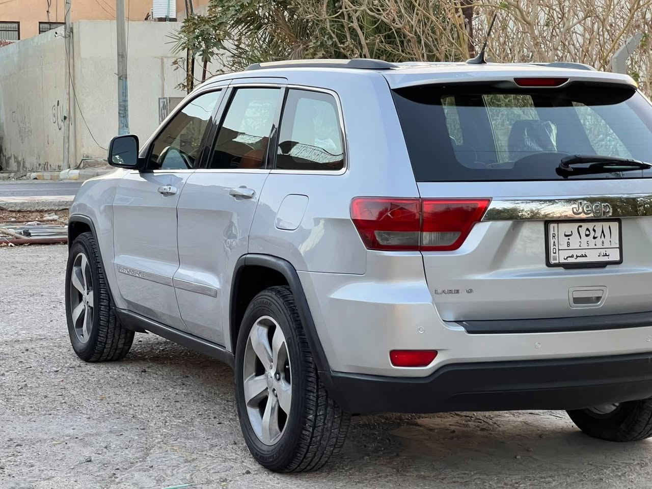 ***********
السلام عليكم جيب شيروكي للبيع فقط  ٢٠١١ وارد امريكي بدون حادث بدون تبديل بيه صبغ حزام اثر جراد وشخوط مكينه جديده وكير وصدر وتبريد وكهربائيات السياره جاهزه  للاخير مكانه كوت مركز مدينه سعره ١١٨ مطلوبه غرامه للمرور( ٩ ) اوراق يوكعن من سعره للاستفسار ع الرقم غير متواجد ع الانترنيت
