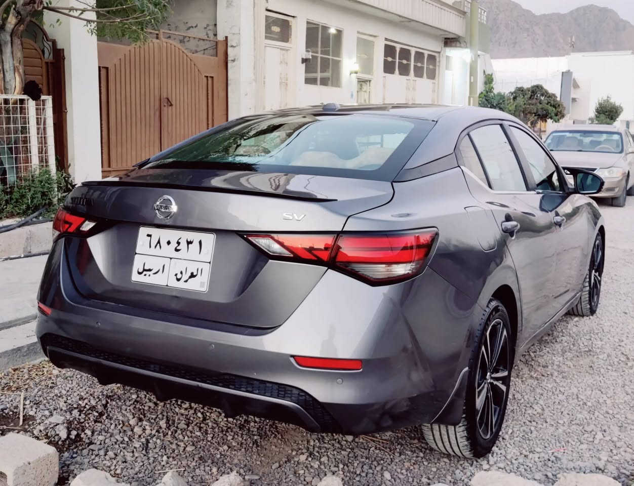 نیسان سێنترا 2020
مواسفات SV
کامل بۆیاغ پشت و پێش کەپس
ئێرباگی داژبول و سوکانی نەتەقیوە
سەیارەیەکی زۆر ڕێک و جوانە
بە کامل بۆیاغ ناچێ
چوار تایە و ویل لۆک توندوتۆڵە چرکەی تێدانیە
 گێڕ و مکینەی بەشەرتە
نەکراوەتەوە
ڕۆنی مەکینە و هایدرۆلیکی تازە گۆڕاوە 
‌‌‌٩٧هەزار کیلۆمەتر ڕۆشتوە
***********
