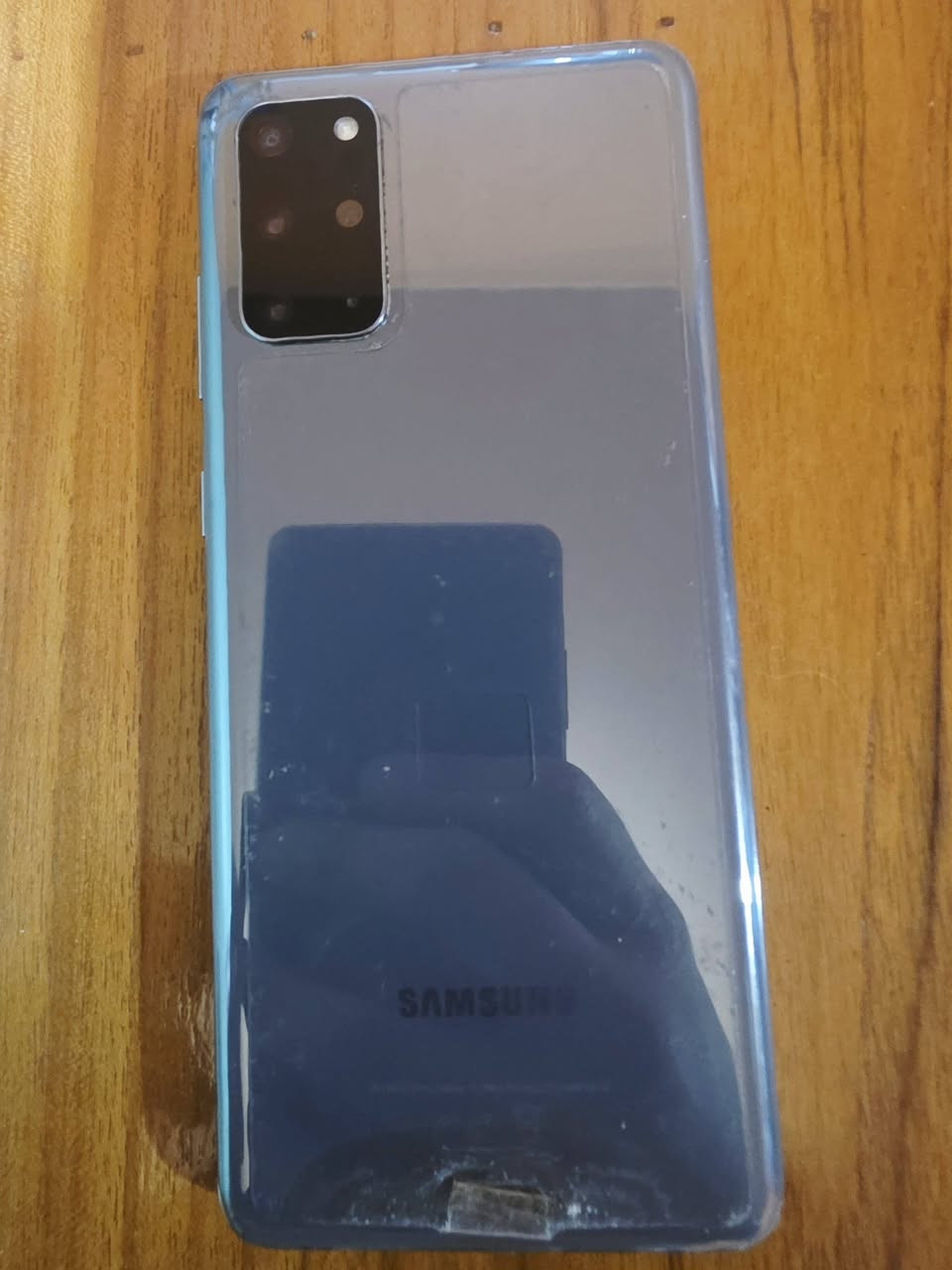 للبيع S20 + ذاكره 128   شريحه
للبيع S20+
ذاكره 128 عشوائي 8
دبل شريحه
كامرات احترافيه 100x 8K
الهاتف نضيف فقط بي خط بالشاشة والجهاز مامفتوح  
وملحقاتة كلهة كاملة
سعره 250 ومجال مكان بغداد
*********** واتساب ايضا متوفر
