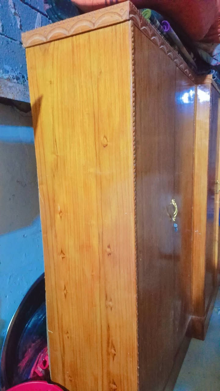 السلام عليكم كنتور للبيع أبو سته بيبان السعر 225 وبي مجال مستعجل على بيعه العنوان بغداد سبع قصور على مشروع ***********
