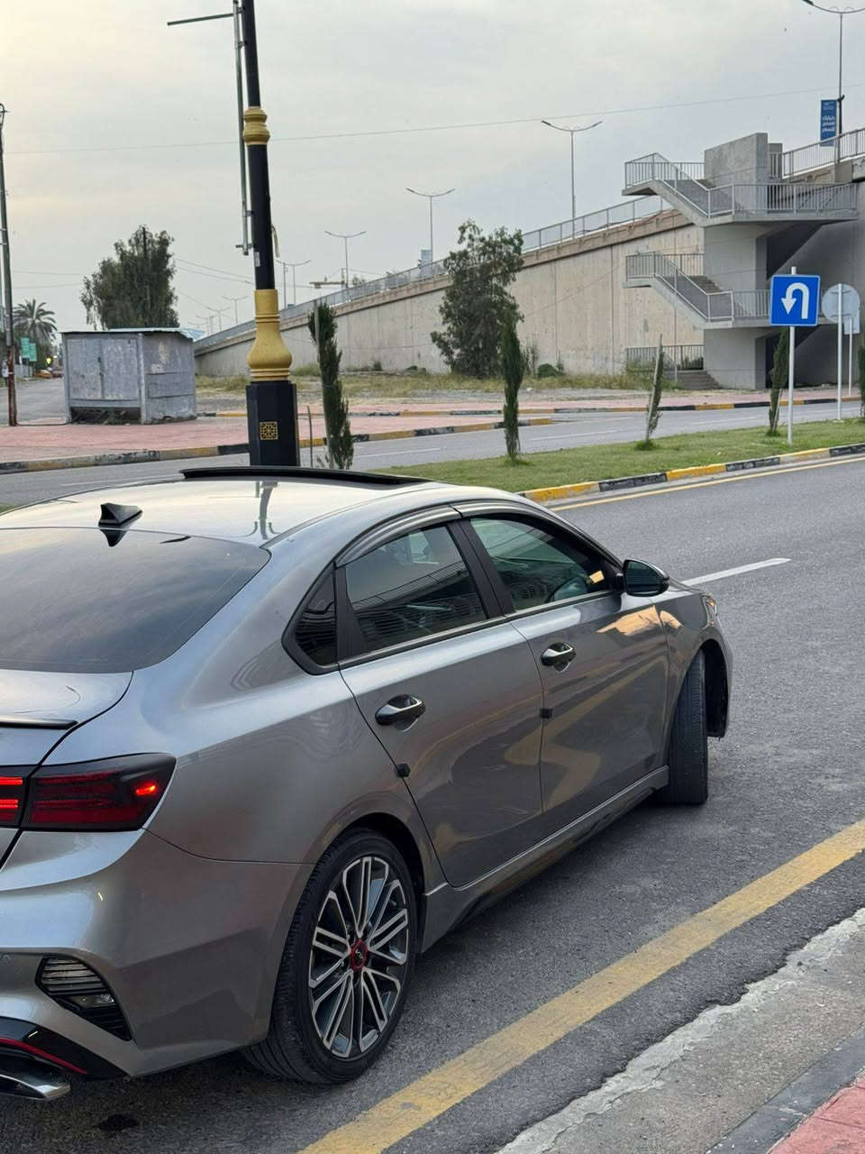 السلام عليكم
فورتي جتي 
موديل 24 
ماشيه 23
فول مواصفات 
كشن حار و بارد 
لون سلفر المرغوب 
رادار امامي وجانبي 
حساس امامي 
حساس خلفي
ستيرن حرف Dمختم بحرف gt
كشنات مختم gt
للتواصل ع رقم الخاص مغلق 
***********
