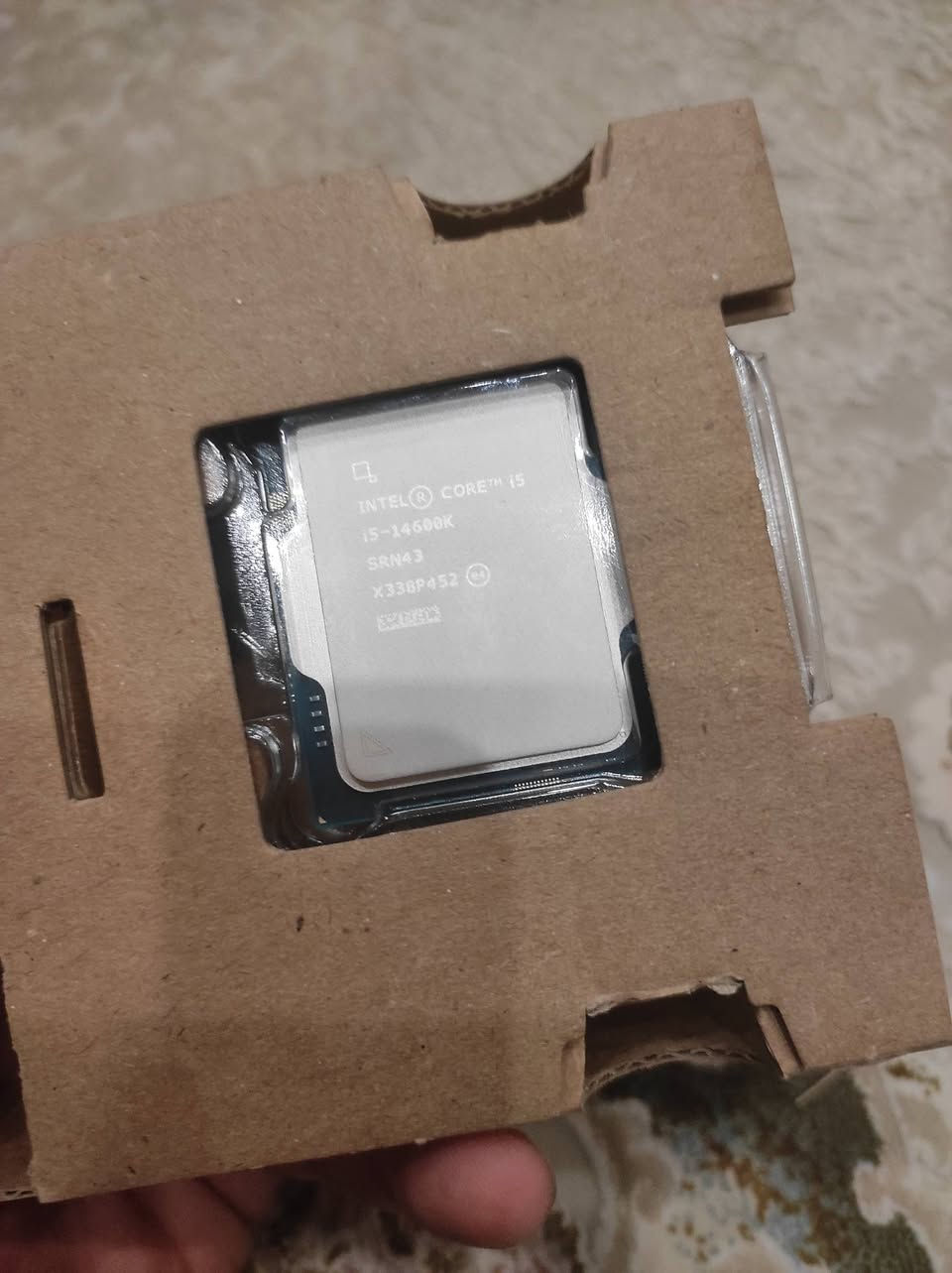 سلام عليكم قطع PC للبيع  جدد بالكارتون ما مستعملات
المعالج core i5 14600K مكسور السرعة مع الكرتون اشتريت قبل فتره وما استعملته وصولاته ويا سعره 349 الف

باور سبلاي ثيرملرايت 750W GOLD PLUS 80 يقبل PCL-e 5.0 غير مستعمل مع الكرتون وصولاته ويا ،سعره 119 الف

SSD m.2 nvme 1.4
 من شركه gigabyte اسم الموديل gen4 4000E 
مساحته 512GB سرعته 3,600
استعملته فترة اسبوعين على لابتوبي و عفته سعره 119 الف

اخوان مكاني بصرة او نجف موجود بيهن اثنينهن توصيل محافضات ما عندي البيع وجه لوجه مع الفحص اذا تحب هذا رقمي ***********
