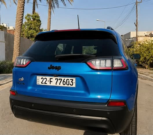 لـلـبـيـع - بــســعــر مــنــاســب
2020 JEEP CHEROKEE 
BLACK TOP
جيب شيروكي بلاك توب 
حادث خفيف بدون ايرباك
🔹المواصفات:
 • الموديل: 2020
 • الفئة:  التتيود Altitude
 • المحرك: 2.4L 4 سلندر 
 • اللون: ازرق مميز
 • عدد الممشى : 39 ميل
اللوحة : رقم اربيل
كاميرا خلفية
بصمات ابواب  
دخول ذكي
كشنات جلد
تدفئة كشنات
تدفئة ستيرن
كرسي السايق تحكم كهربائي 
هاند بريك كهربائي بصمة
رادار خلفي وجانبي
تحكم ستيرن
انظمة قيادة 
تشغيل بصمة
تشغيل عن بعد
مثبت سرعة
النقطة العمياء
تخم تايرات جديدة
ادامة جديدة
الضرر : حادث امريكا كلين  ايرباكات سليمة فقط الدعامية مكسورة وصور الحادث موجود للتوضيح 
وبيها حادث بالعراق 
حادث سطحي تبديل باب وجاملغ  درجة اولى
مكان السيارة  بغداد المنصور
***********
