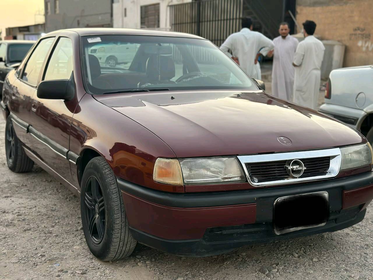 سلام عليكم اخوان سياره للبيع اوبل فيكترا موديل 1991 شرط تحويل مكينه وكير شرط جديد حجم 16 مكفولة كفاله عامه مصبوغة جماليه بدون اي ضربه ساستم سماعات فوال منضومه الياتات زنون جديد اصلي كهربيات كله شقاله سياره أحله من الصور تجي وتشوفه سعر 35بيه مجال مكان صلاح الدين تكريت رقم الهاتف ***********