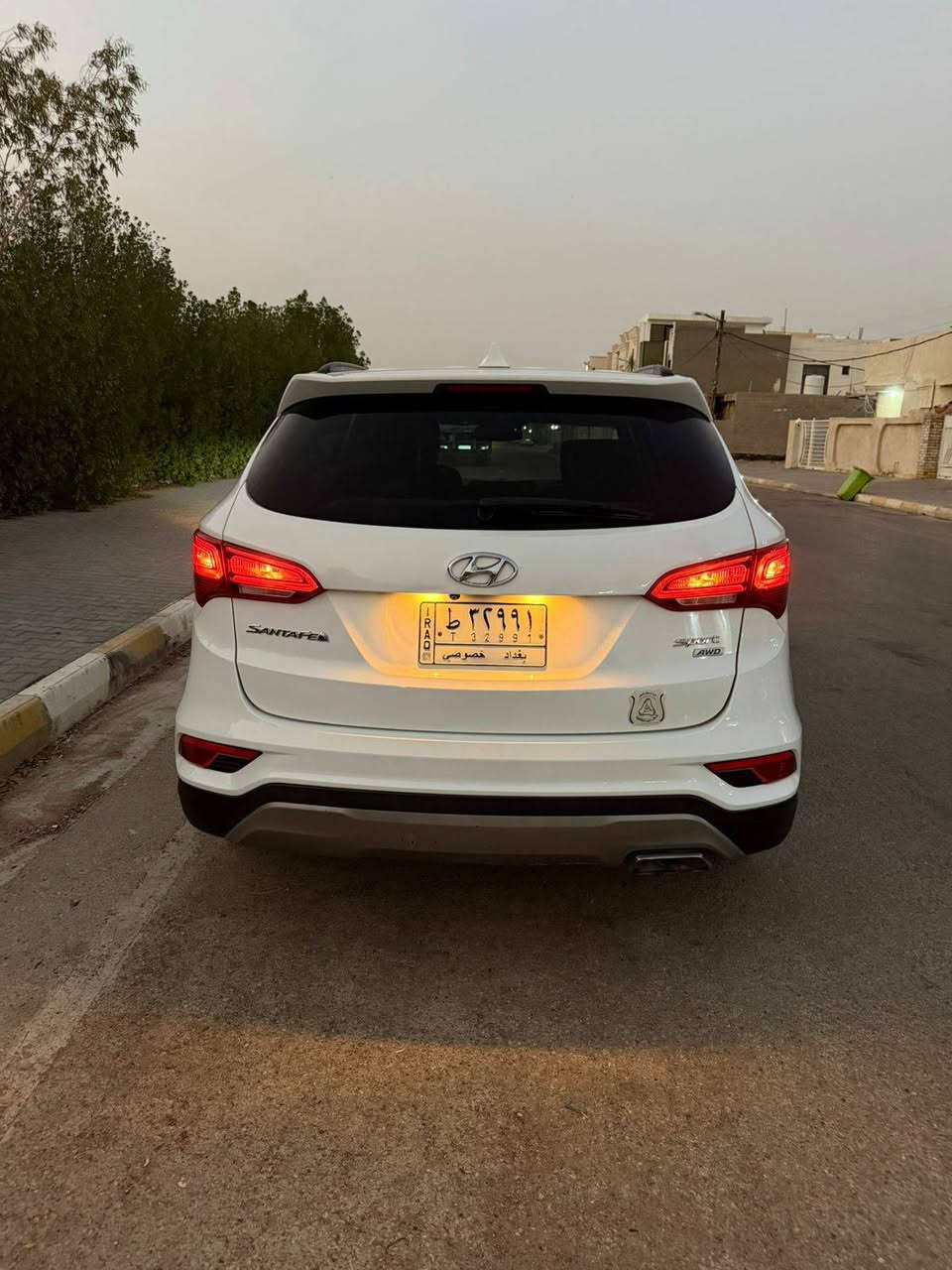 - سنتافي ٢٠١٨ وارد أمريكي. فول مواصفات عدا البانوراما. 
- محرك ٢٤٠٠ gdi
- لون ابيض.
- رقم بغداد ألماني. 
- فور ويل AWD.
- بصمة أبواب وتشغيل.
- إشارة ترحيب. 
- كشنات جلد.
- تدفئة مقاعد الأمامية .
- المقاعد الأمامية كهرباء .
- رادارات جانبية. 
- كاميرة دوارة. 
- فول تحكم ستيرن. 
- وضعيات قيادة. 
- شاشة كبيرة. 
- بردات خلفية أصل.
- مرآة داخلية ذكية ، جي بي اس وبوصلة. 
- إشارة بالمرايا. 
- لايت وكشافات led.
- صندوق كهرباء ذكي يفتح عند الاقتراب. 
- أرضيات السيارة كلها مال الشركة جديدة. 
- محرك وكير وكهربائيات وحدادية وتبريد كله ممتاز. 
- - عداد المسافة ١٥٢ ألف mil.
- ضررها خارجي وخفيف جدا . صور الحادث ورقم الشاصي والسونار  مرفقة. 
- السيارة نظيفة جدا على ايد وحدة اني مستوردها وأوراق الاستيراد موجودة.
- مكان السيارة واسط، الكوت.
- رقم الهاتف(اتصال + واتساب) ***********
- السعر ١٣٩ $
