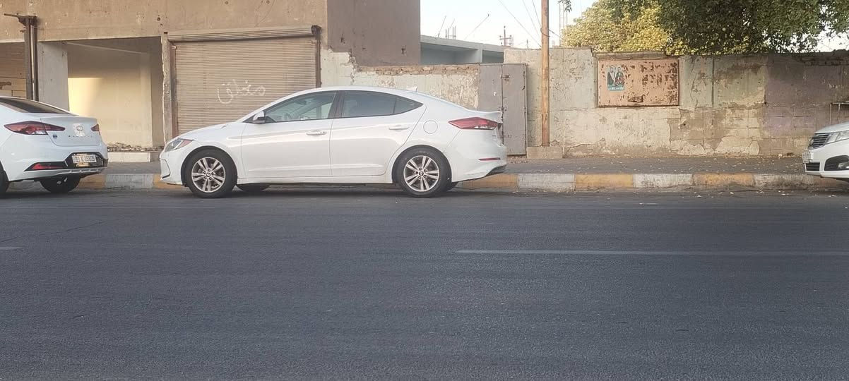 السلام عليكم النترا موديل 2017 بنيد وجاملغ بدون داخل بيع او مراوس بسياره اقل مكان كوت 
***********
