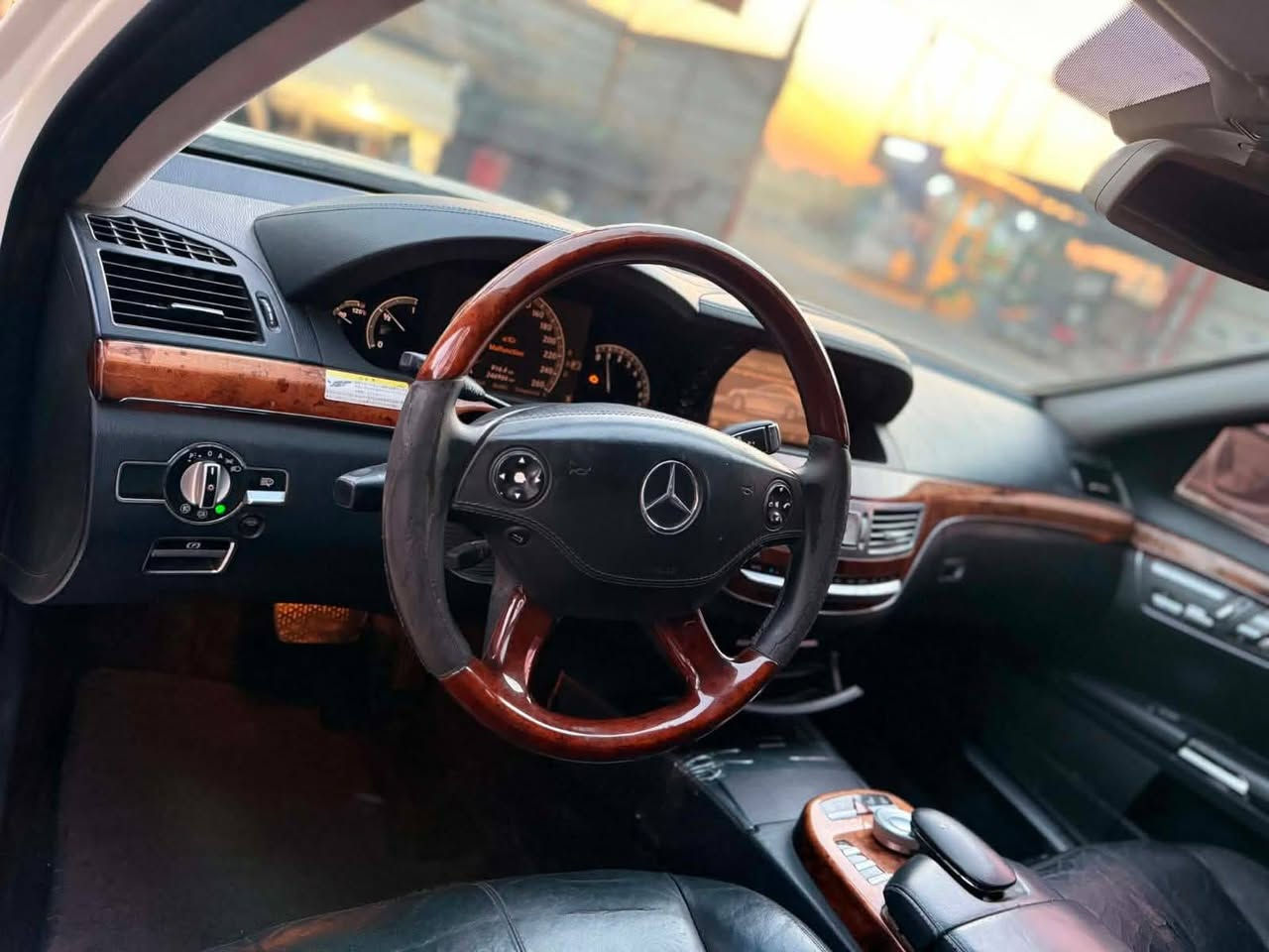 السلام عليكم S500 كفاله عامه من كص وضربه صبغ بيهه قطعتين فقط بدون ضربه وبدون كلشي سياره فول موصفات واحد عل واحد جكات بوب شفط مري قلاب زنون لايت دوار مع لايت مرتفع تدفه تبريد كشنات كهربائي كشنات صندوق شفط تخم تاير ارقام وسنويه شرط الحاسبه للبيع او مراوس *********** اتصال أو واتساب
