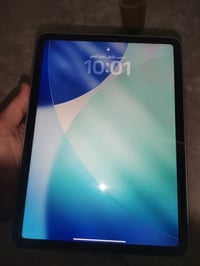 ايباد اير 5 • M1 • ٢٥٦